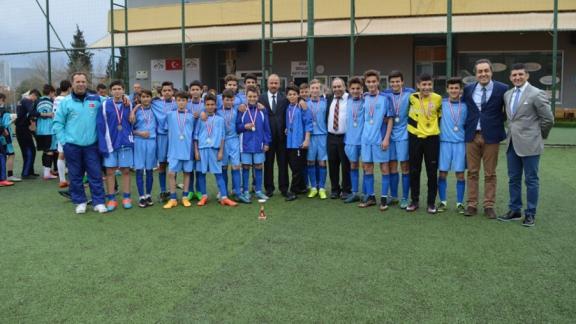Kaymakamlık Kupasını Suphi Koyuncuoğlu Ortaokulu Kazandı