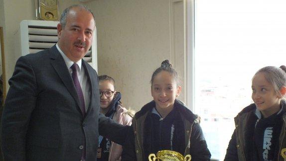 Şehir Erkan Er Ortaokulu Öğrencilerinden  Ödülleri ile ziyaret